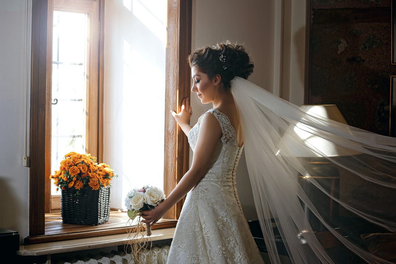 Przygotowania do ślubu – jakie działania powinny obejmować?